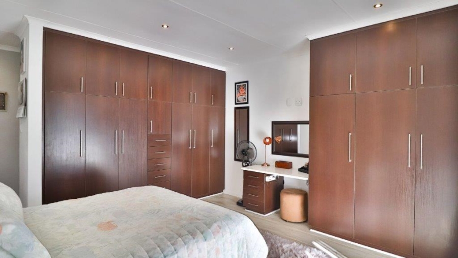 3 Bedroom Property for Sale in Bayview Western Cape